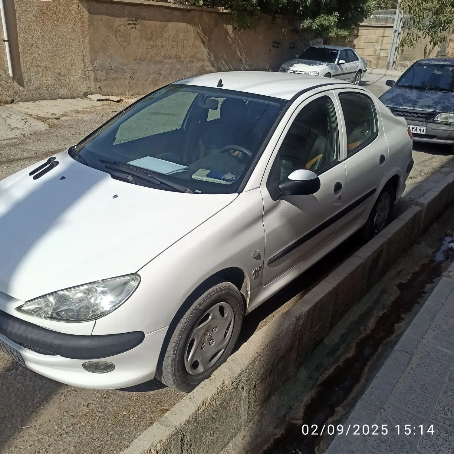 پژو ۲۰۶ صندوق دار v8 - 1395