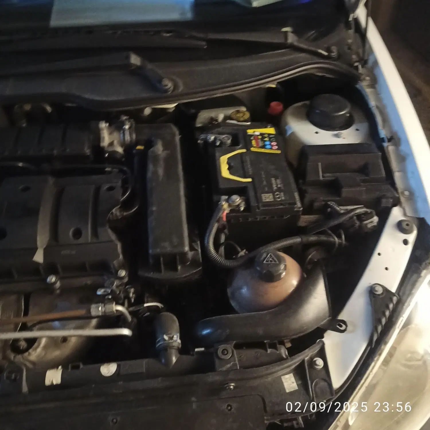 پژو ۲۰۶ صندوق دار v8 - 1395