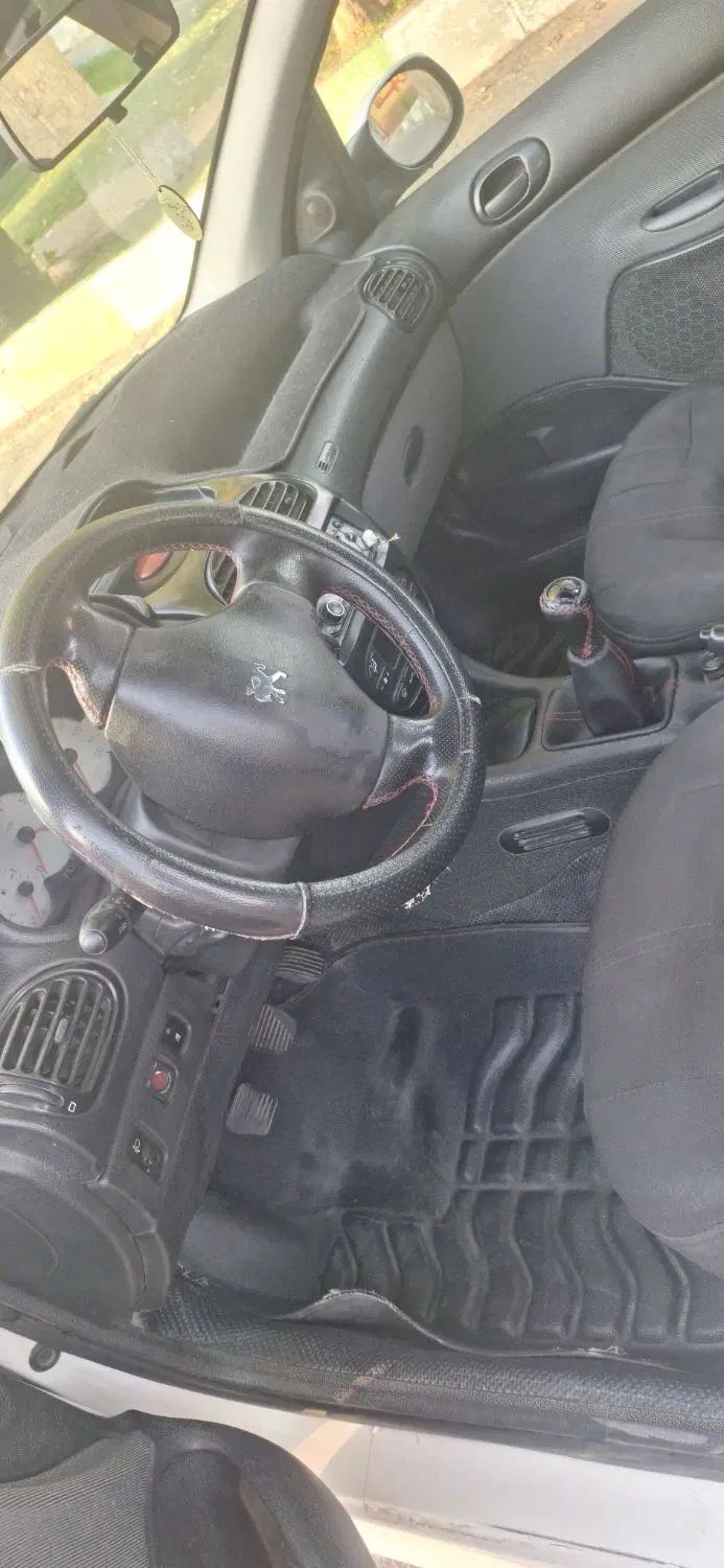 پژو ۲۰۶ صندوق دار v8 - 1391