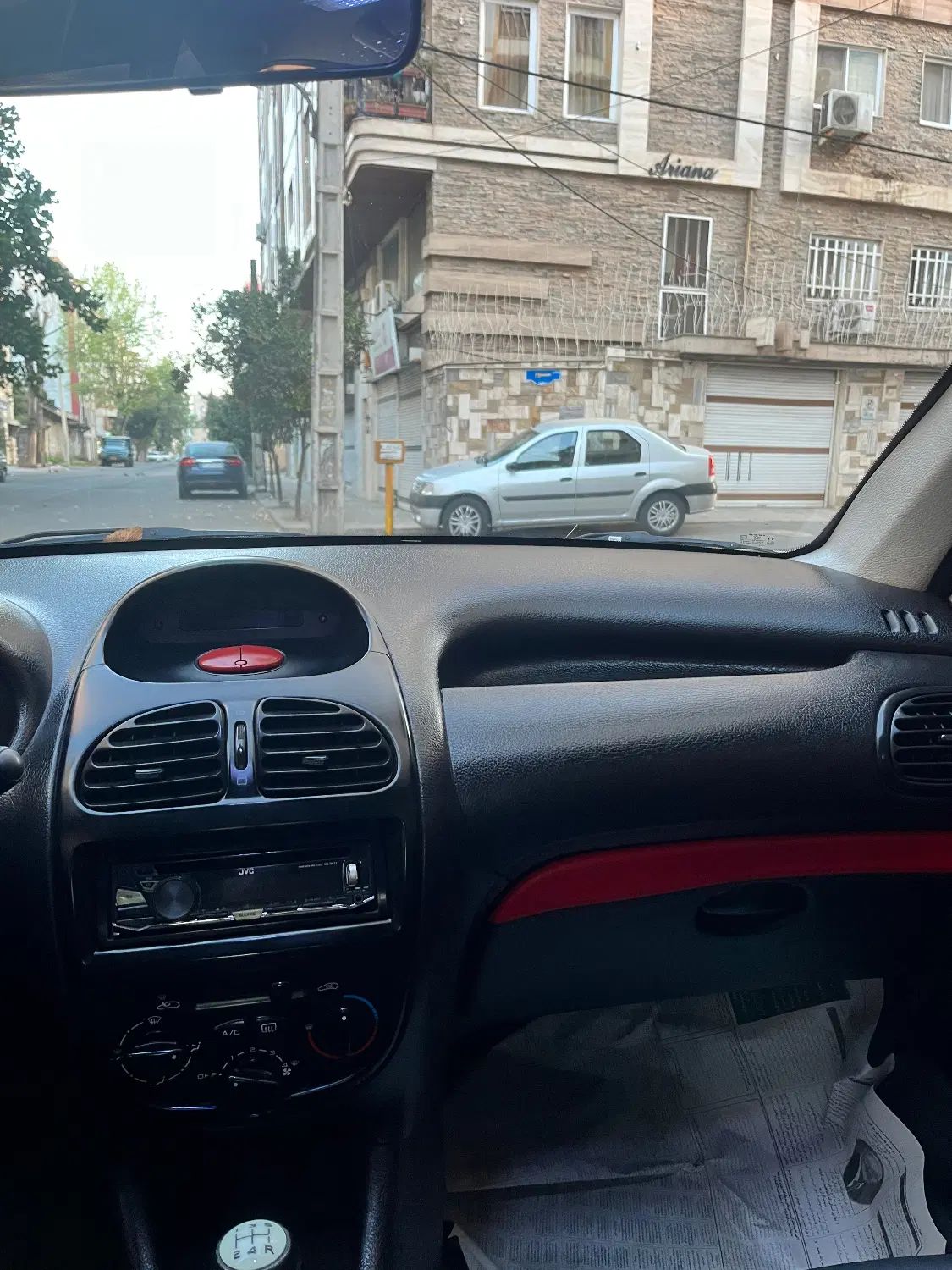 پژو ۲۰۶ صندوق دار v8 - 1390