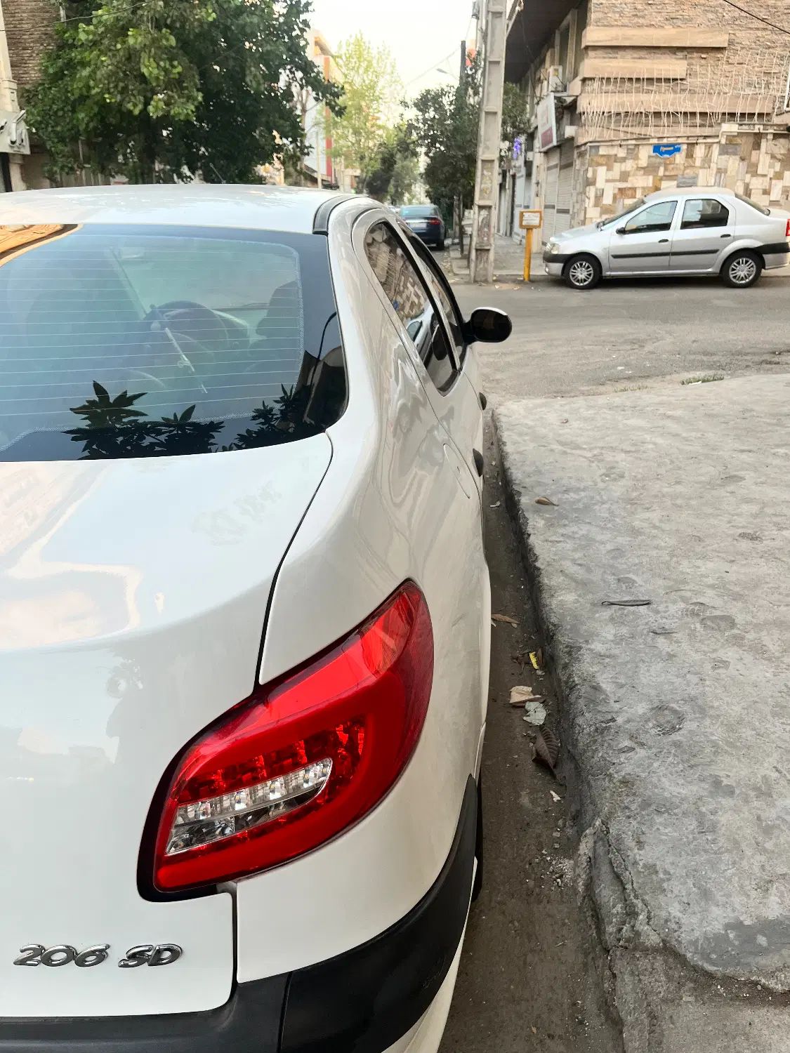 پژو ۲۰۶ صندوق دار v8 - 1390