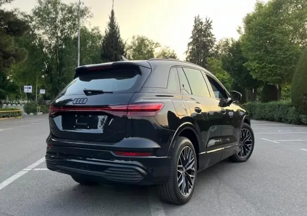آئودی الکتریکی Q5 ۴۰ - 2024