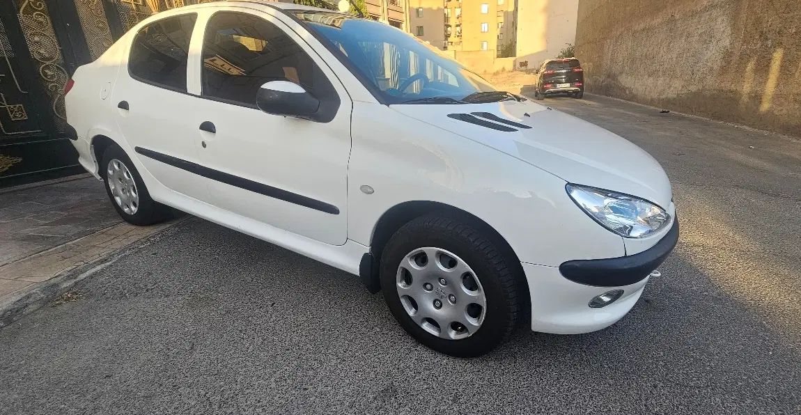 پژو ۲۰۶ صندوق دار v8 - 1396