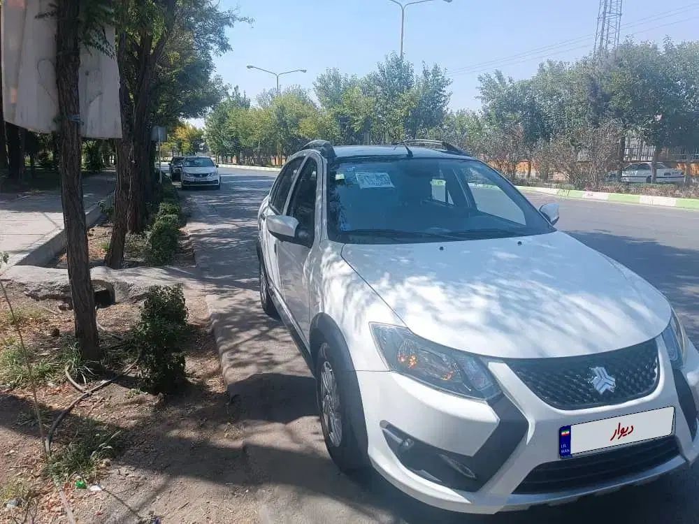 کوییک R دنده‌ای - 1403