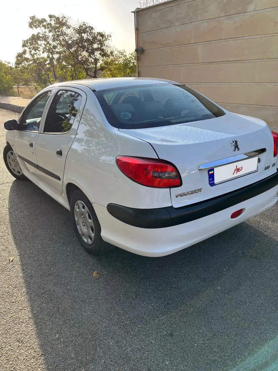 پژو ۲۰۶ صندوق دار v8 - 1398
