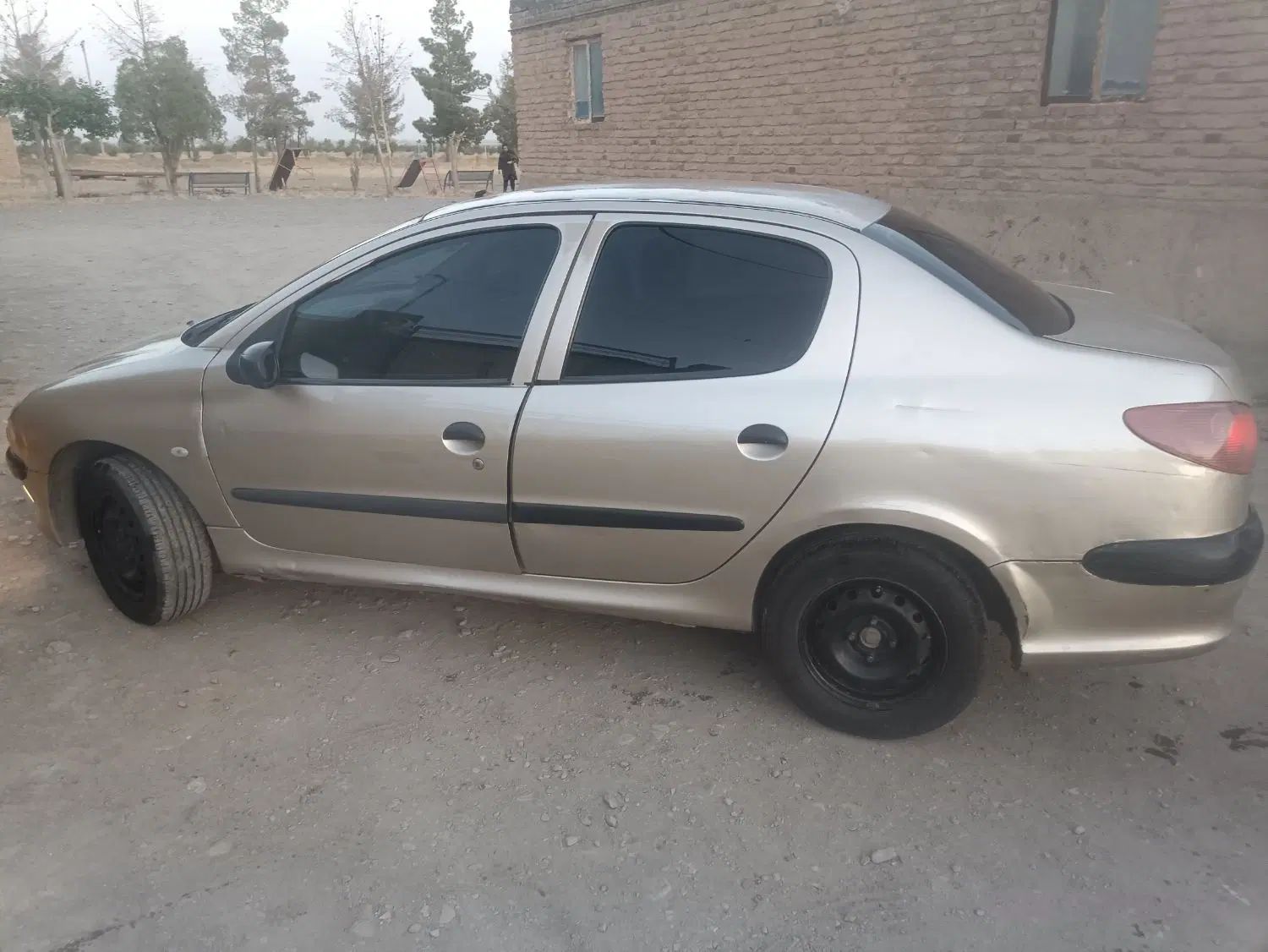 پژو ۲۰۶ صندوق دار v8 - 1385