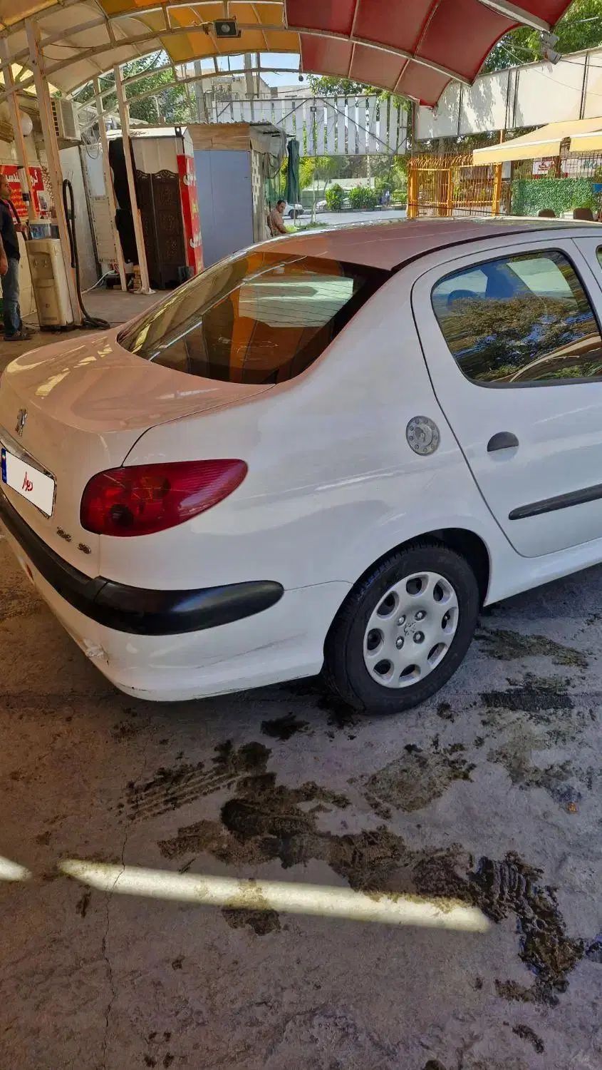 پژو ۲۰۶ صندوق دار v8 - 1398
