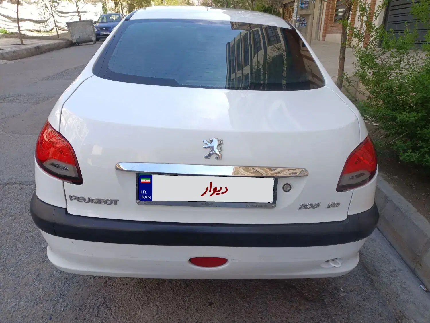 پژو ۲۰۶ صندوق دار v8 - 1392