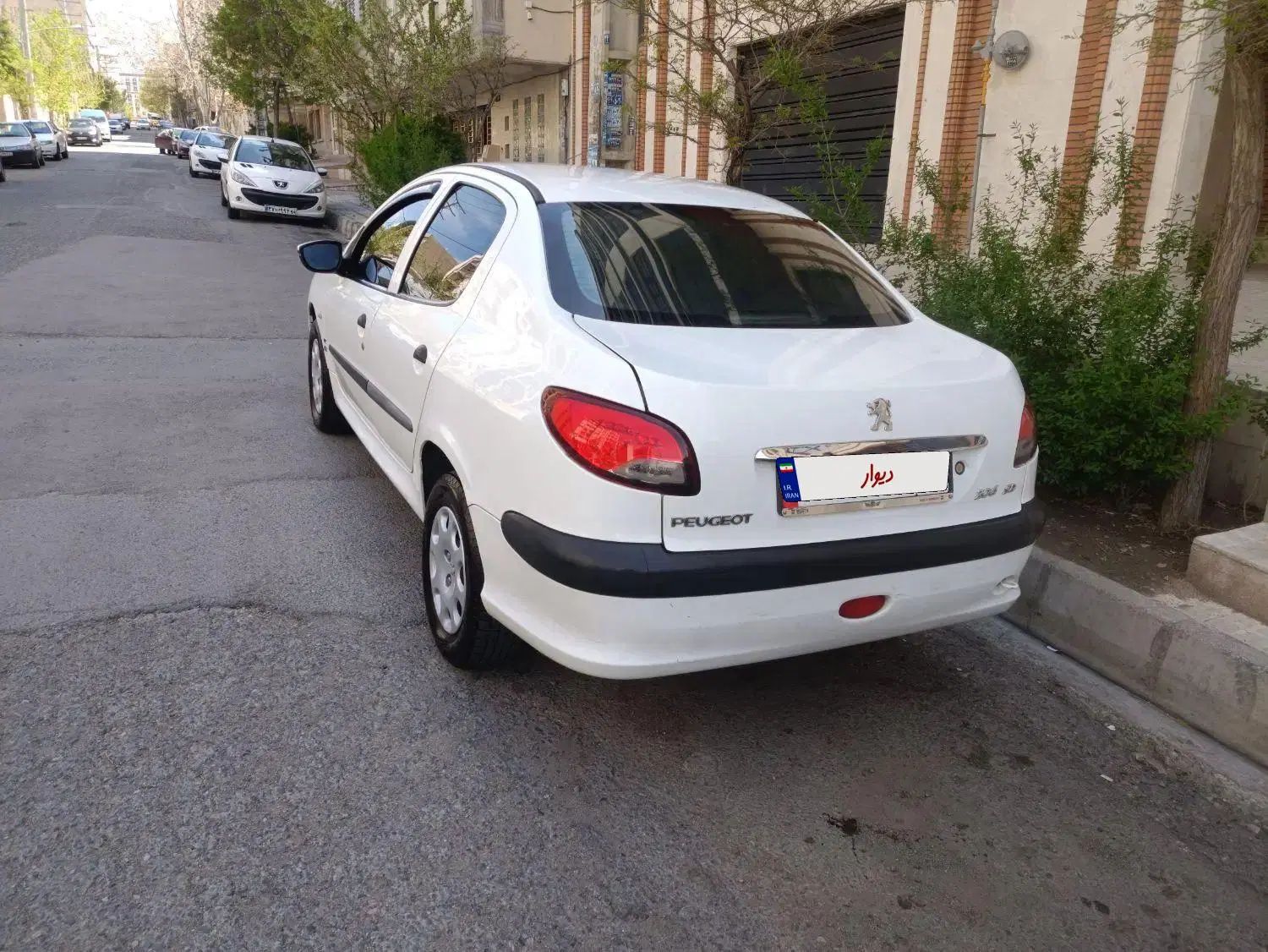 پژو ۲۰۶ صندوق دار v8 - 1392