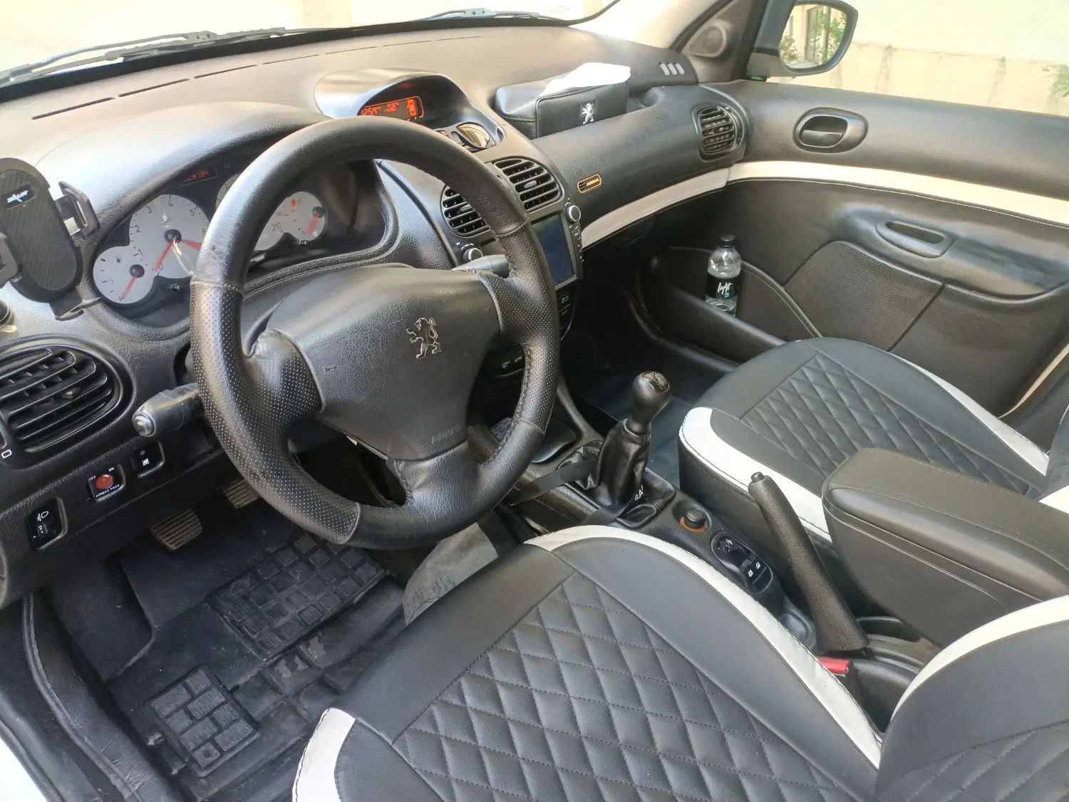 پژو ۲۰۶ صندوق دار v8 - 1392