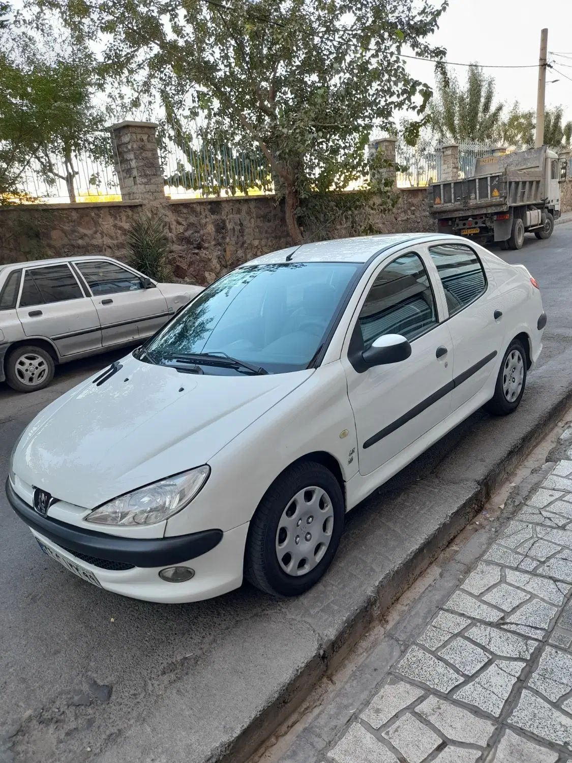 پژو ۲۰۶ صندوق دار v8 - 1395