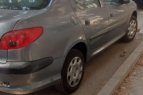 پژو ۲۰۶ صندوق دار v8 - 1392