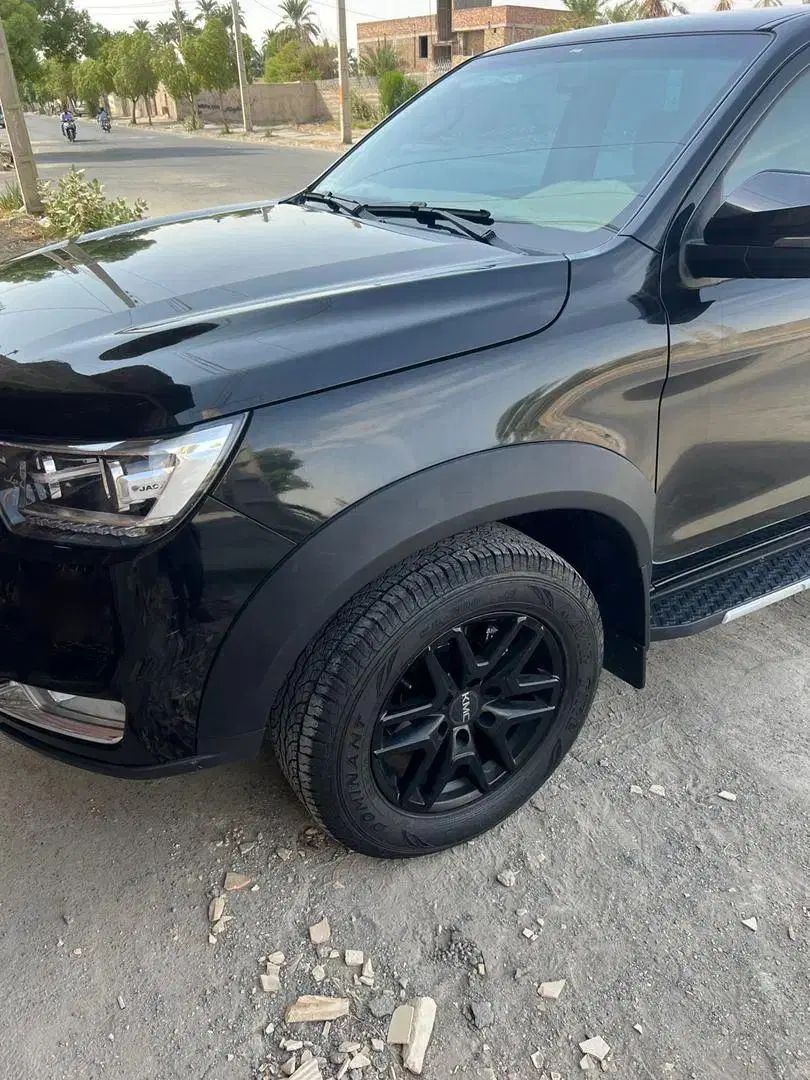 خودرو کی ام سی، T8 آگهی ann_20364203