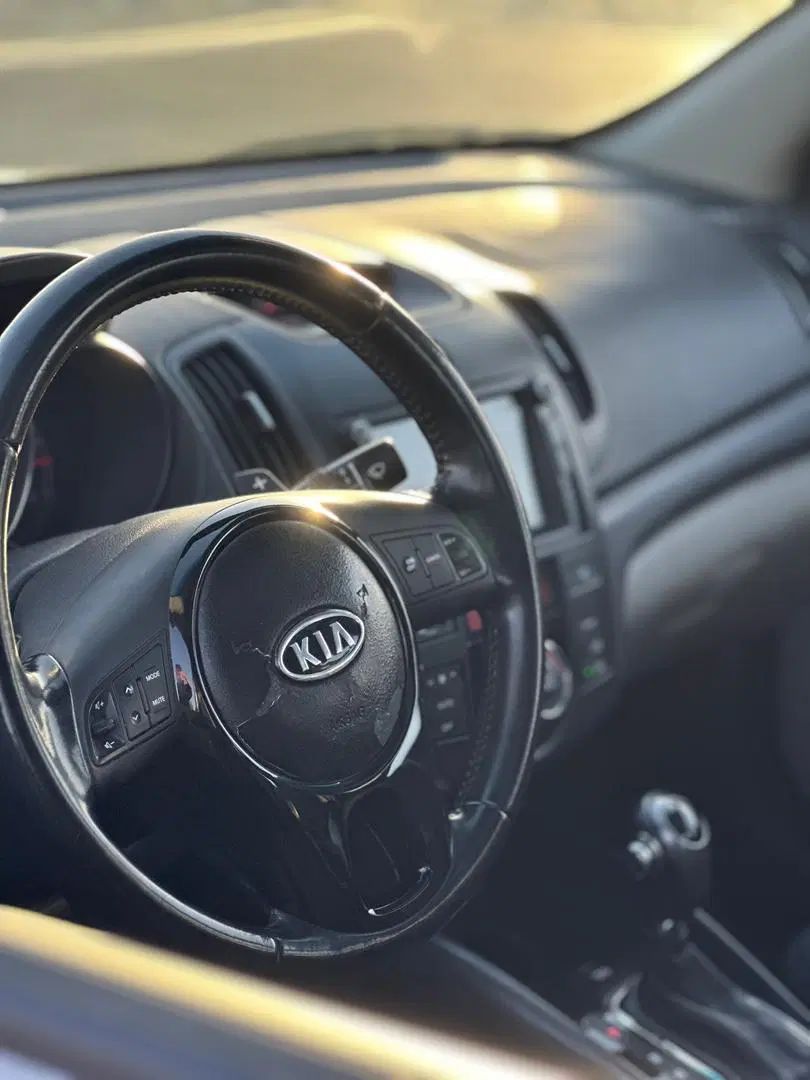 کیا سراتو 2.0 لیتر اتوماتیک GT لاین - 2017