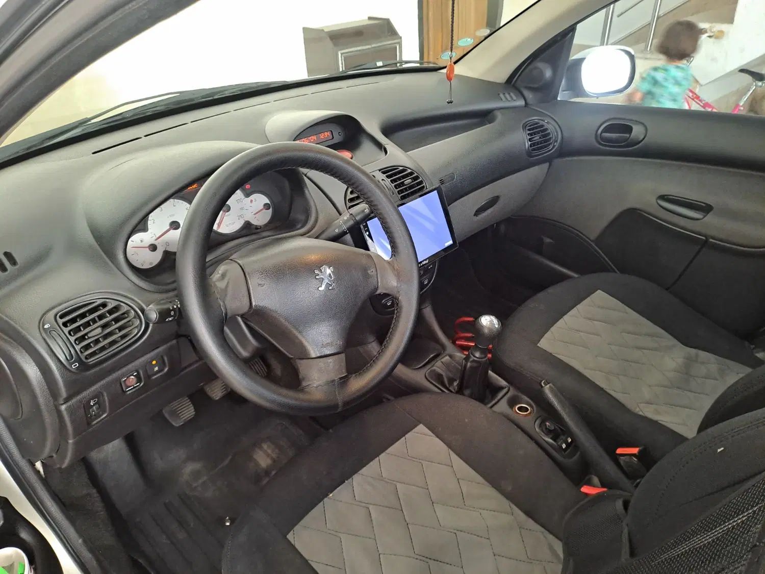 پژو ۲۰۶ صندوق دار v8 - 1390