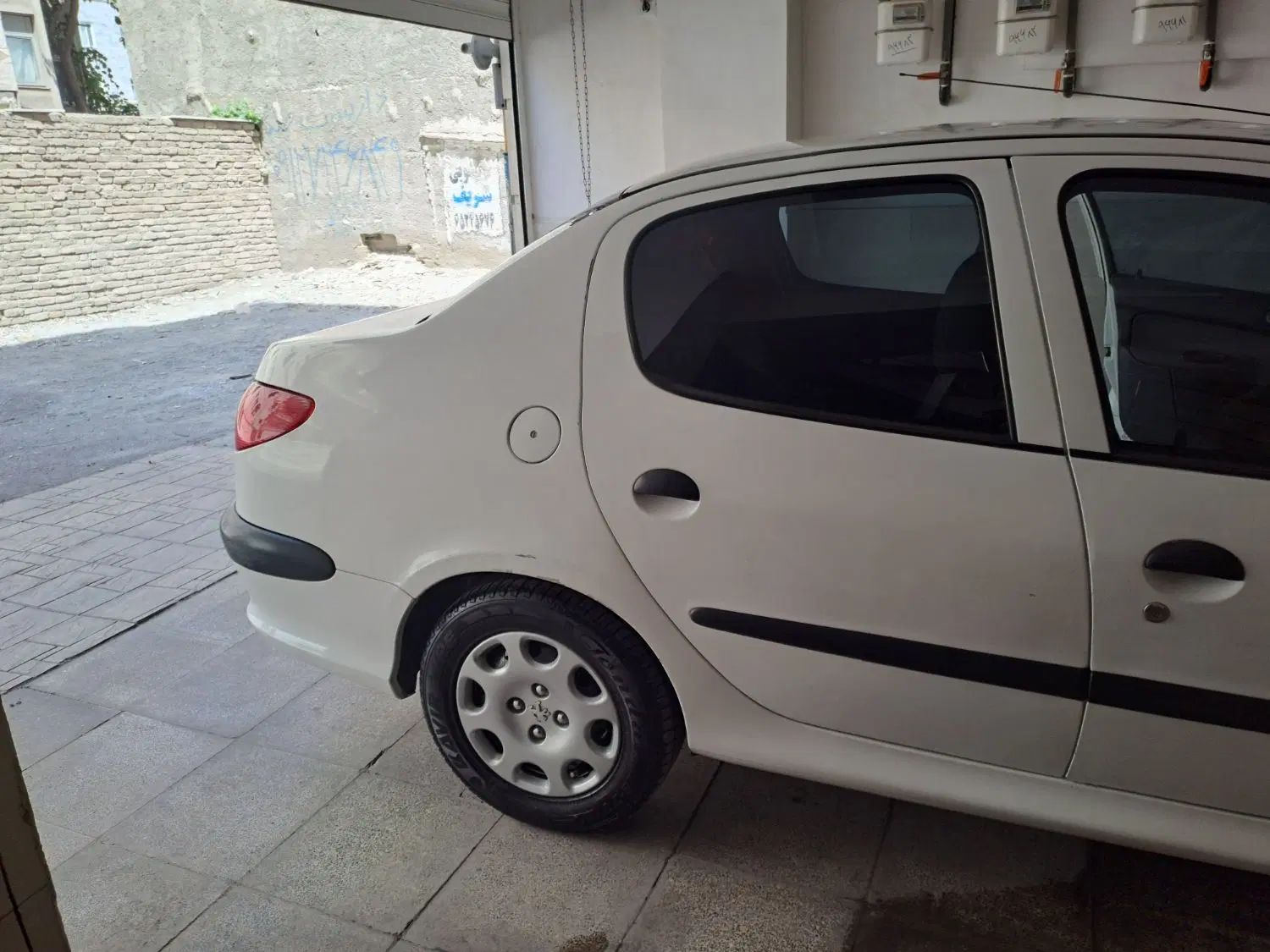 پژو ۲۰۶ صندوق دار v8 - 1390