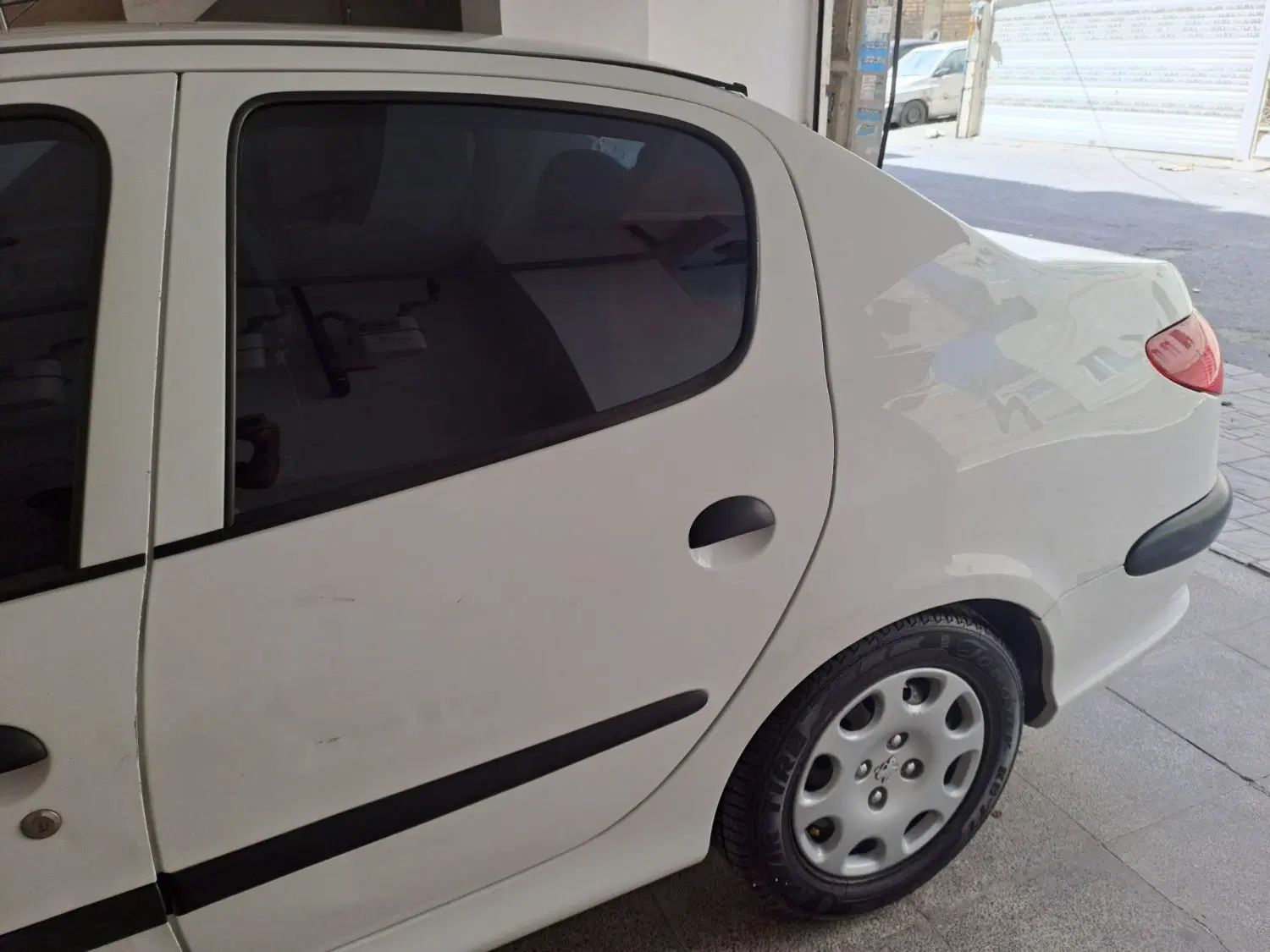 پژو ۲۰۶ صندوق دار v8 - 1390
