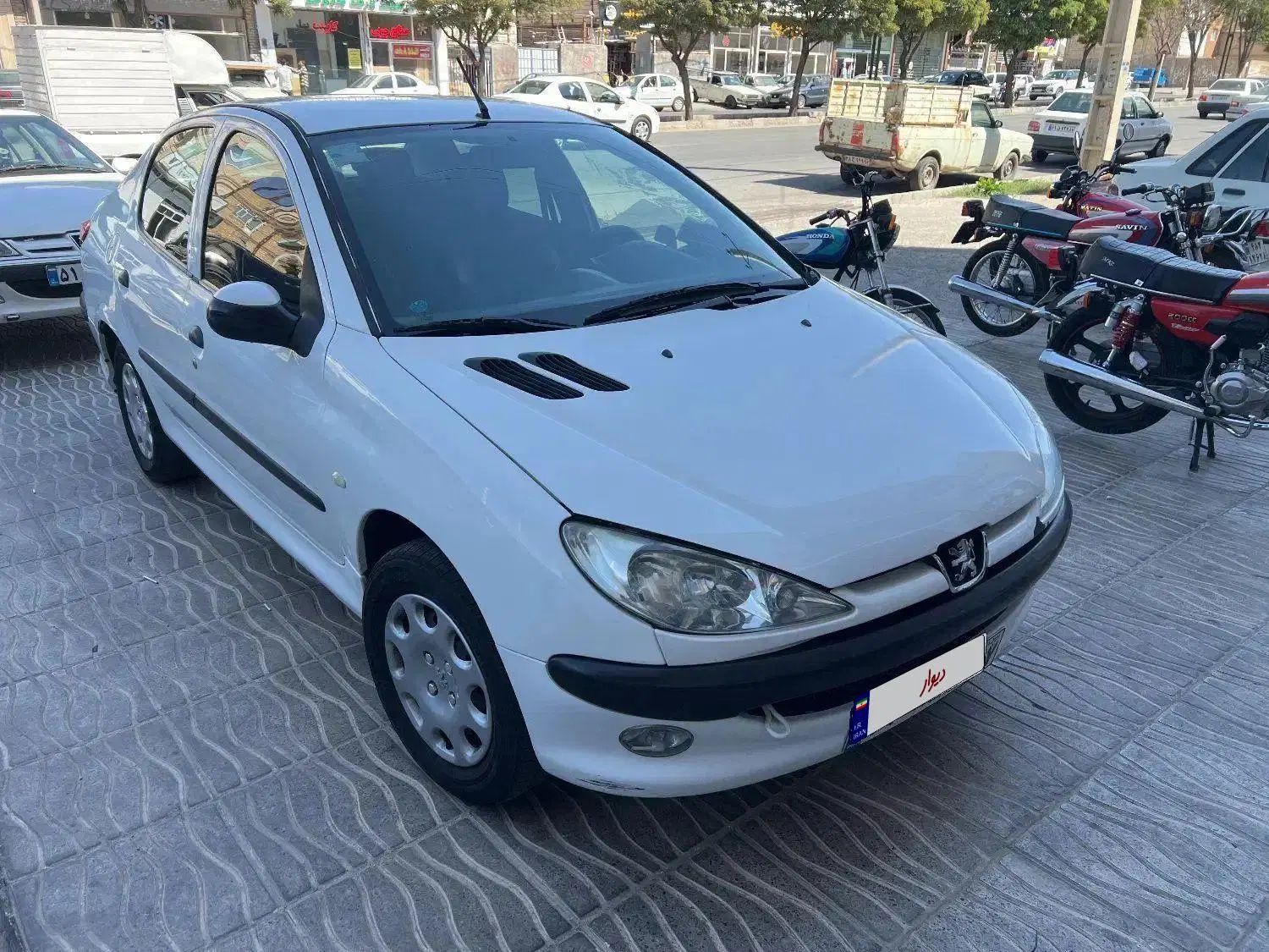 پژو ۲۰۶ صندوق دار v8 - 1392