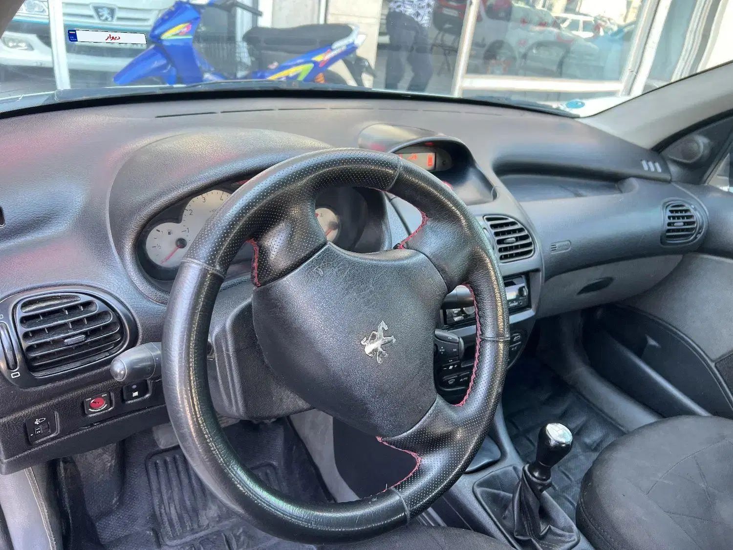 پژو ۲۰۶ صندوق دار v8 - 1392