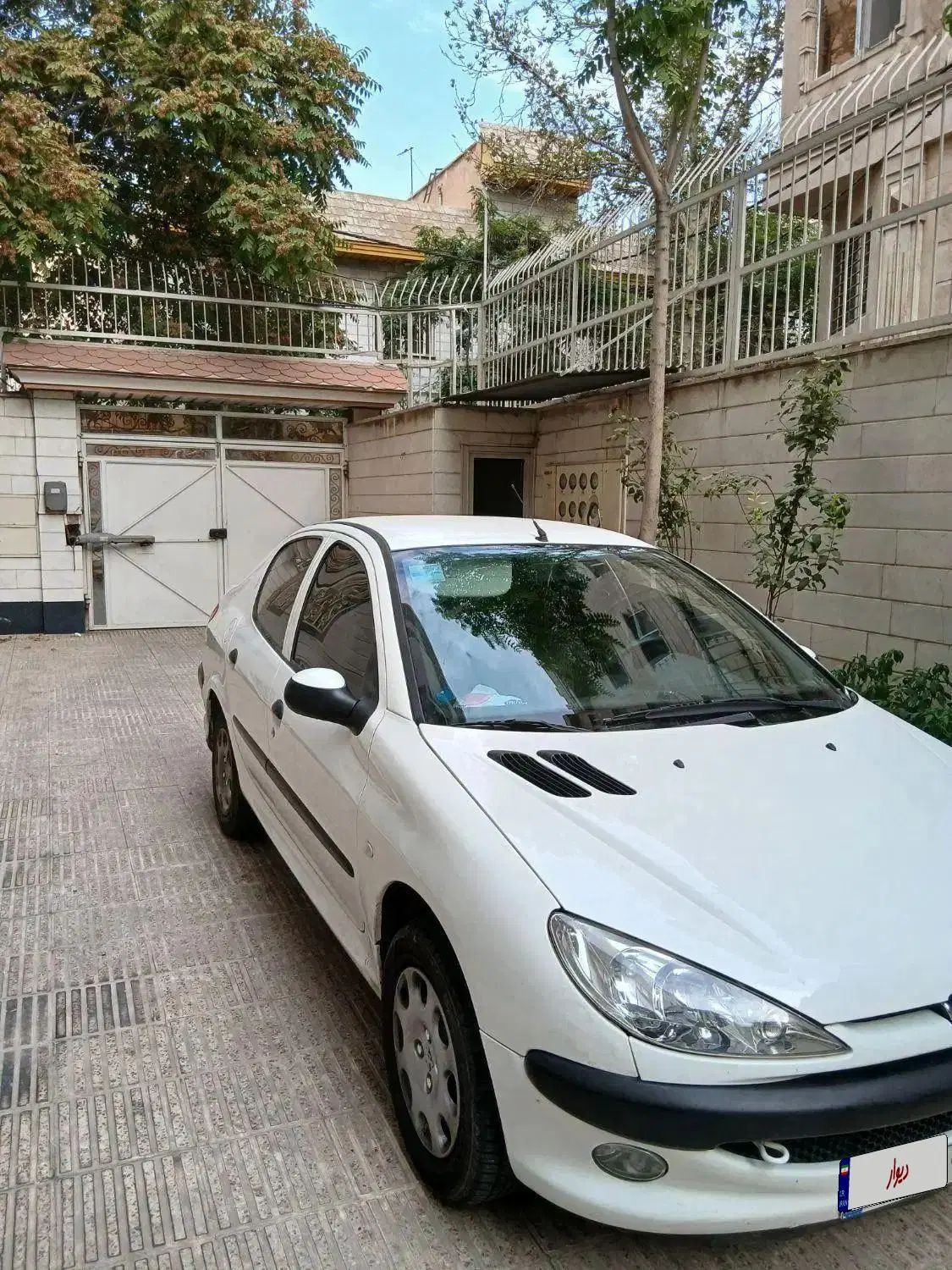 پژو ۲۰۶ صندوق دار v8 - 1393