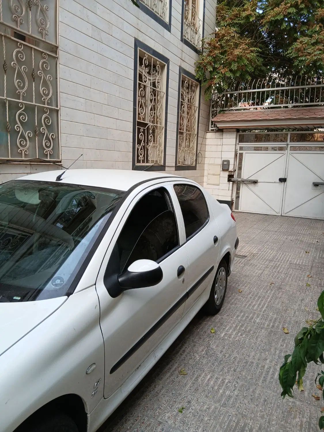 پژو ۲۰۶ صندوق دار v8 - 1393