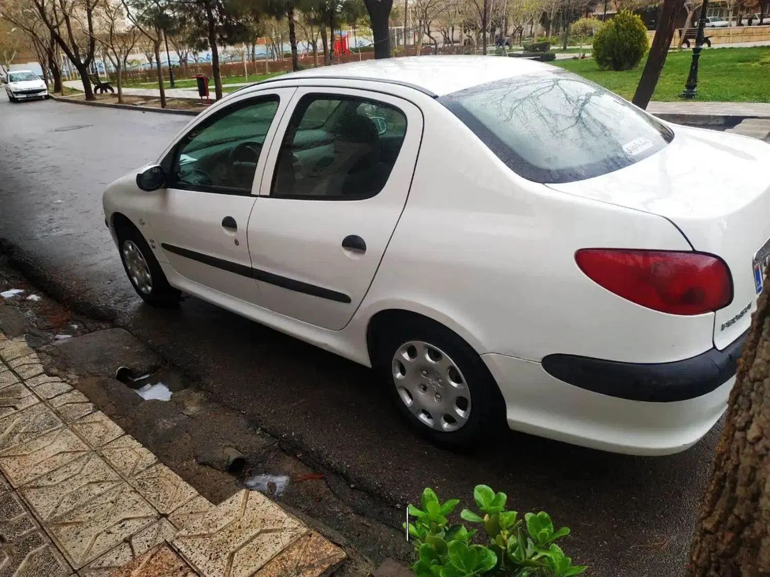 پژو ۲۰۶ صندوق دار v8 - 1396