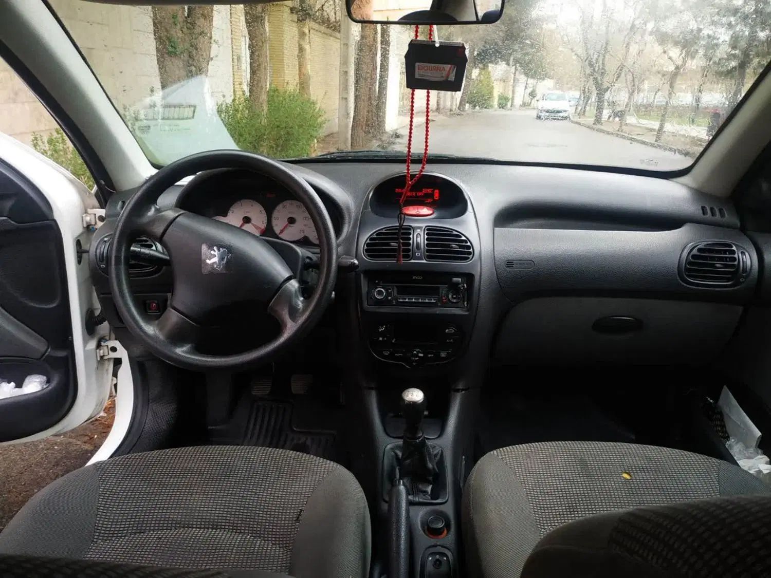 پژو ۲۰۶ صندوق دار v8 - 1396