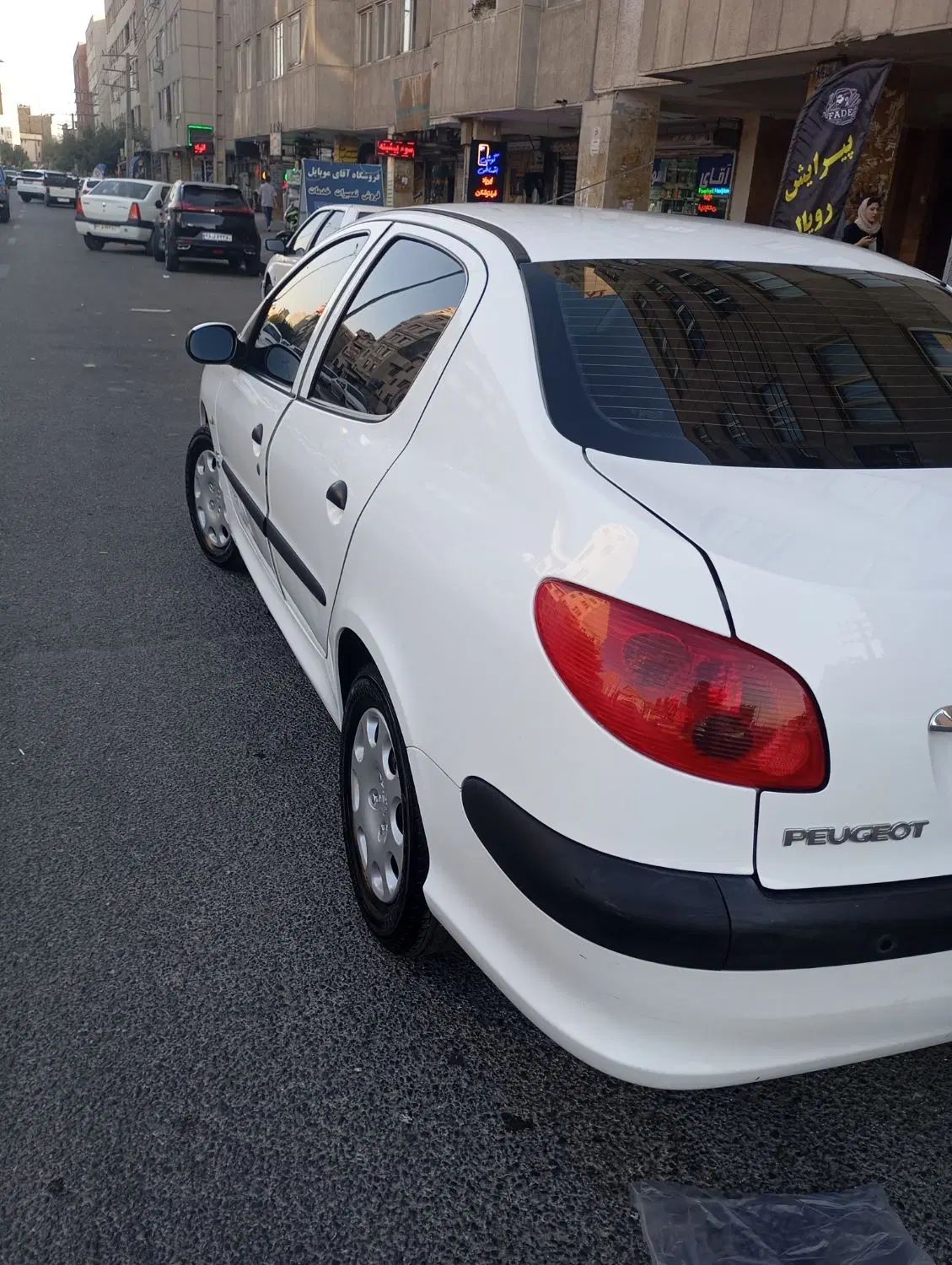 پژو ۲۰۶ صندوق دار v8 - 1396