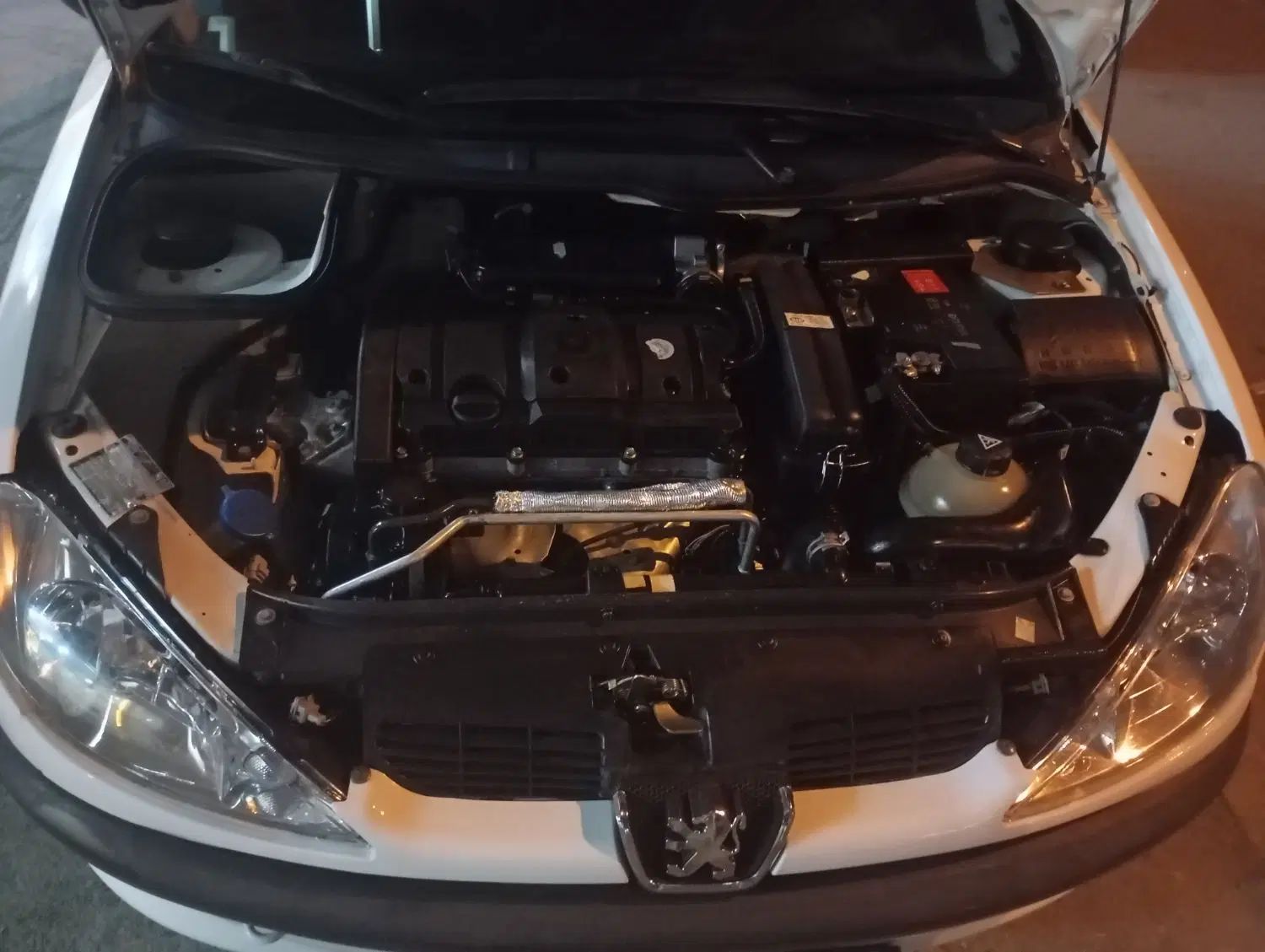 پژو ۲۰۶ صندوق دار v8 - 1396