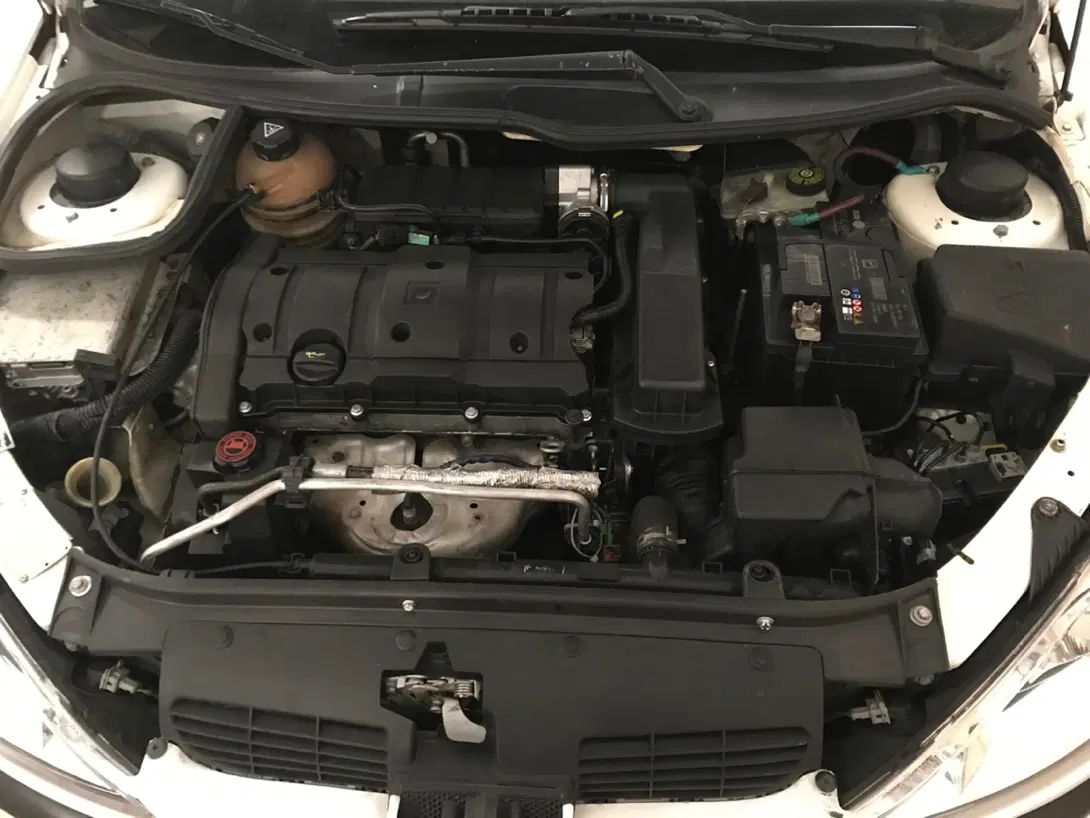 پژو ۲۰۶ صندوق دار v8 - 1390