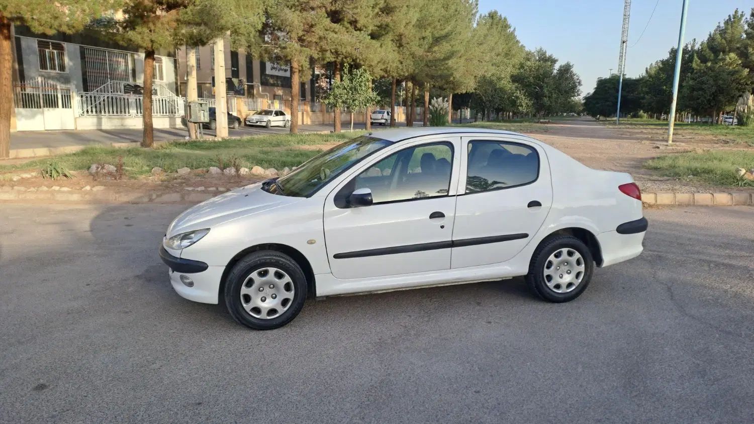 پژو ۲۰۶ صندوق دار v8 - 1396
