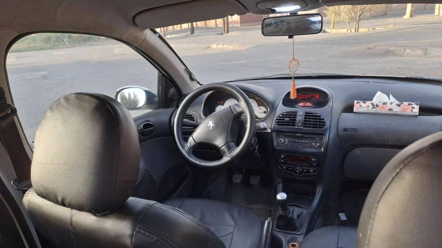 پژو ۲۰۶ صندوق دار v8 - 1396