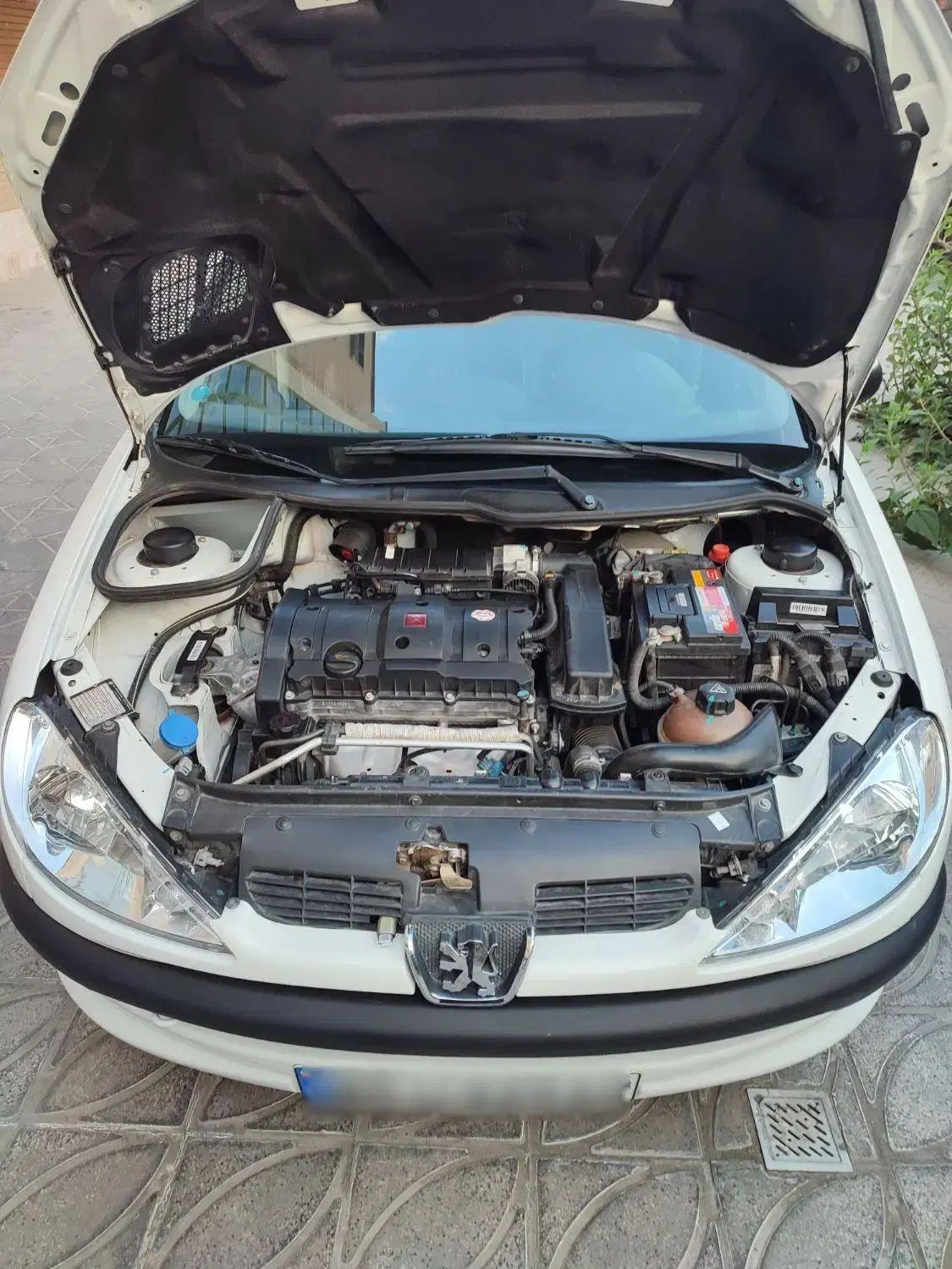 پژو ۲۰۶ صندوق دار v8 - 1396