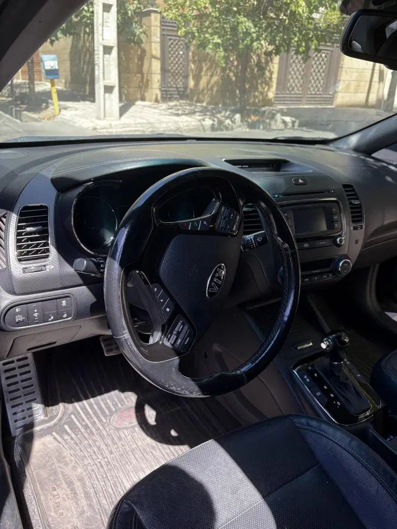 کیا سراتو 2.0 لیتر اتوماتیک GT لاین - 2017