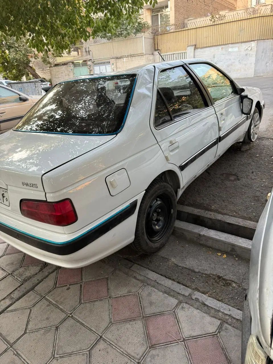 پژو پارس XU7P - 1402