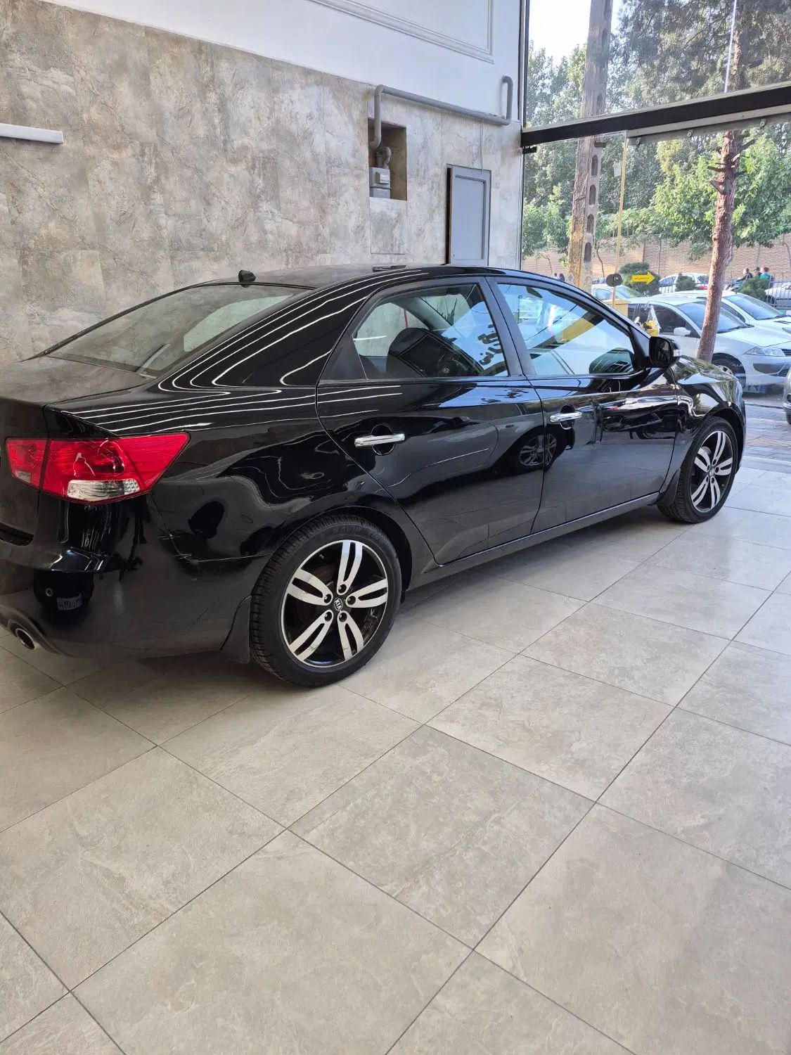 کیا سراتو 2.0 لیتر اتوماتیک GT لاین - 2010