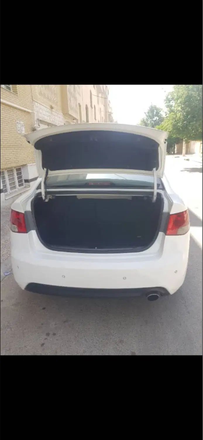 کیا سراتو 2.0 لیتر اتوماتیک GT لاین - 2011