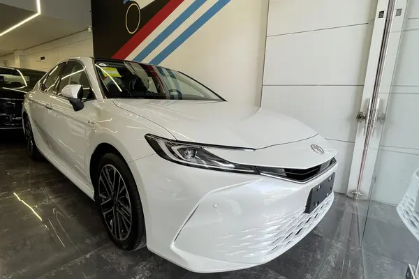 تویوتا کمری LE هیبرید - 2025