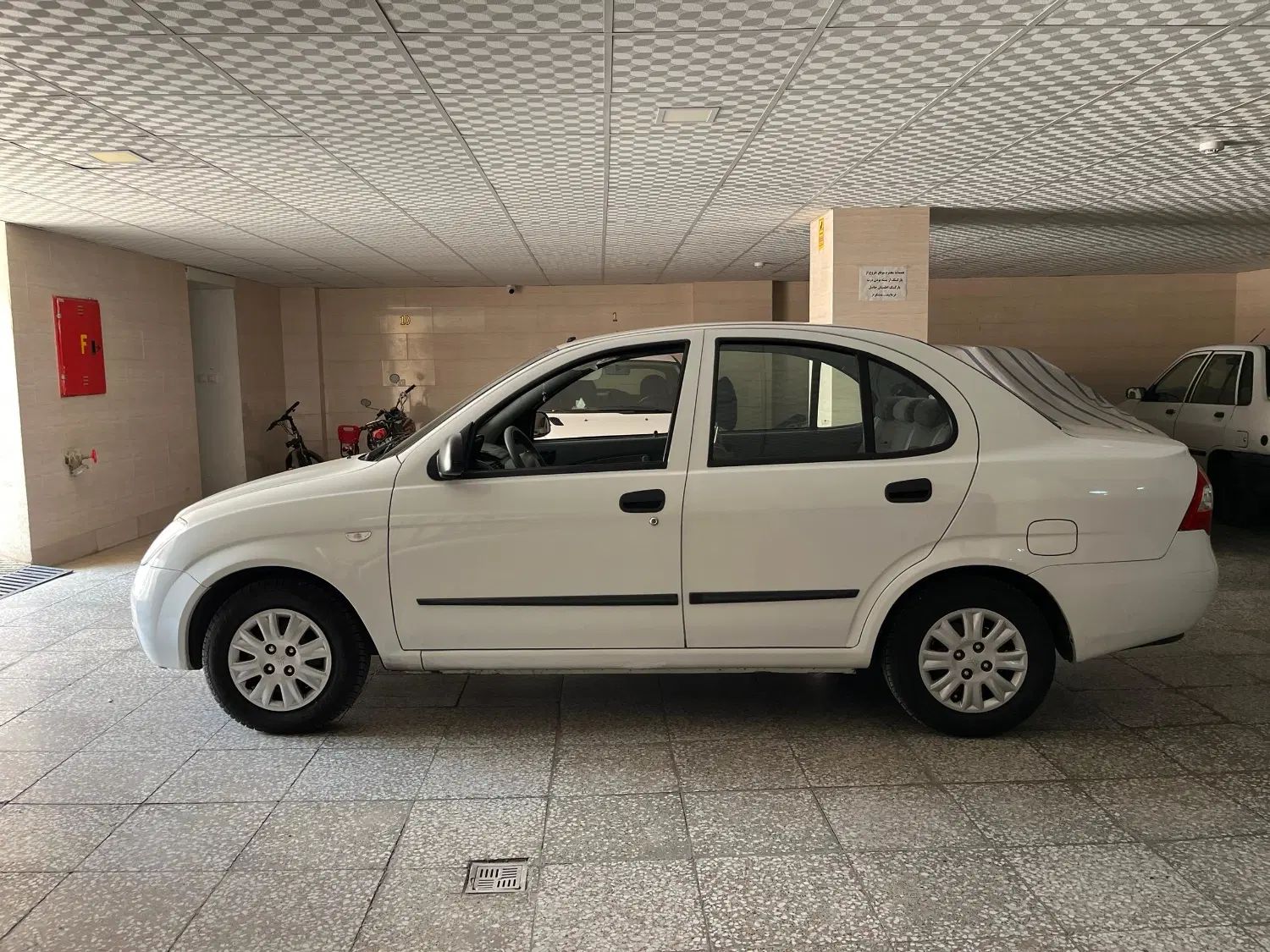 تیبا صندوق دار SX - 1399