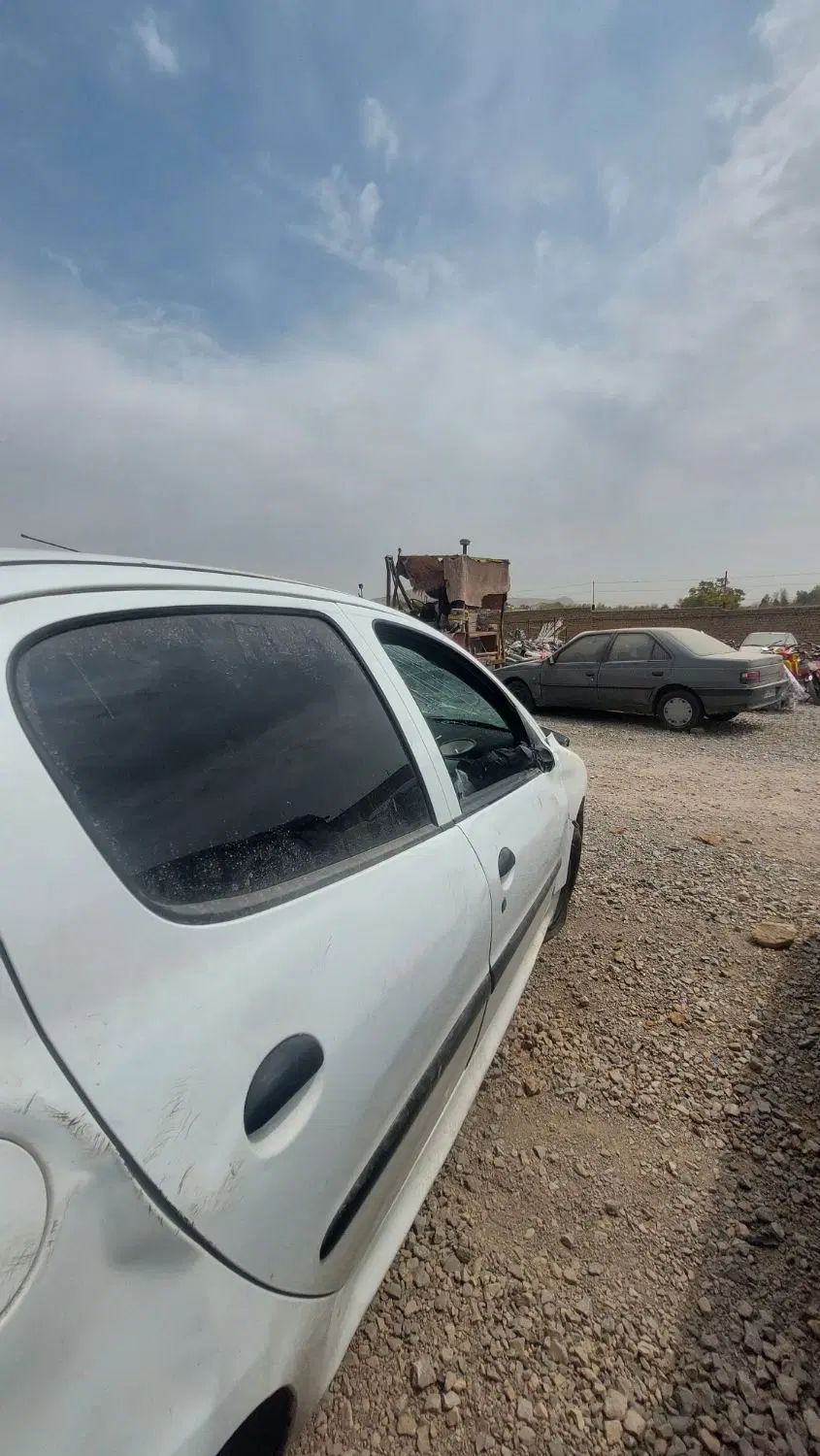 پژو ۲۰۶ صندوق دار v8 - 1394