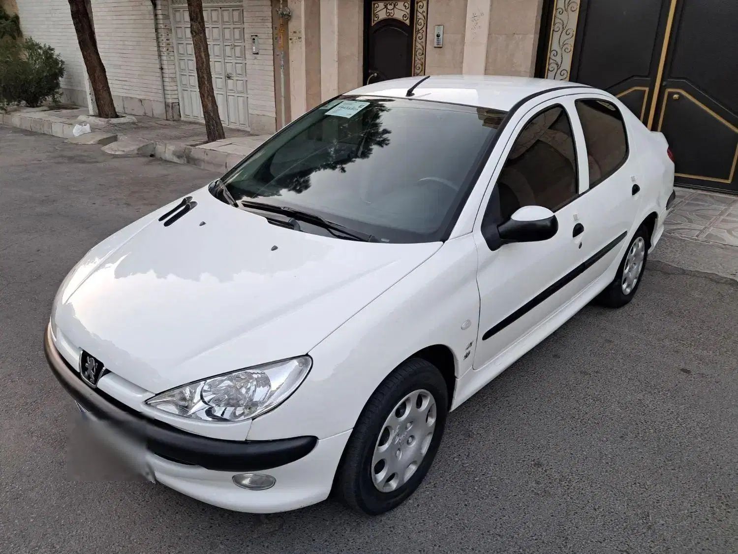 پژو ۲۰۶ صندوق دار v8 - 1393