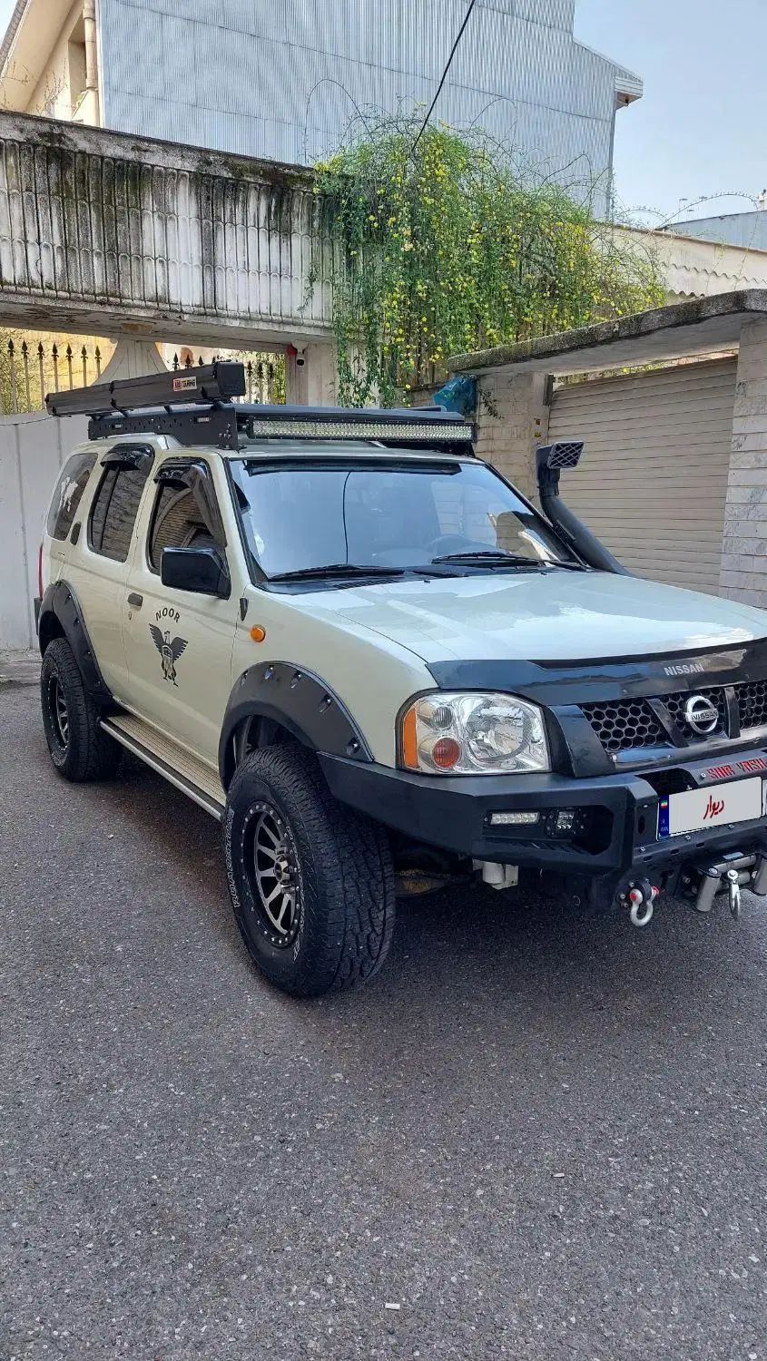 نیسان رونیز دنده‌ای - 1384