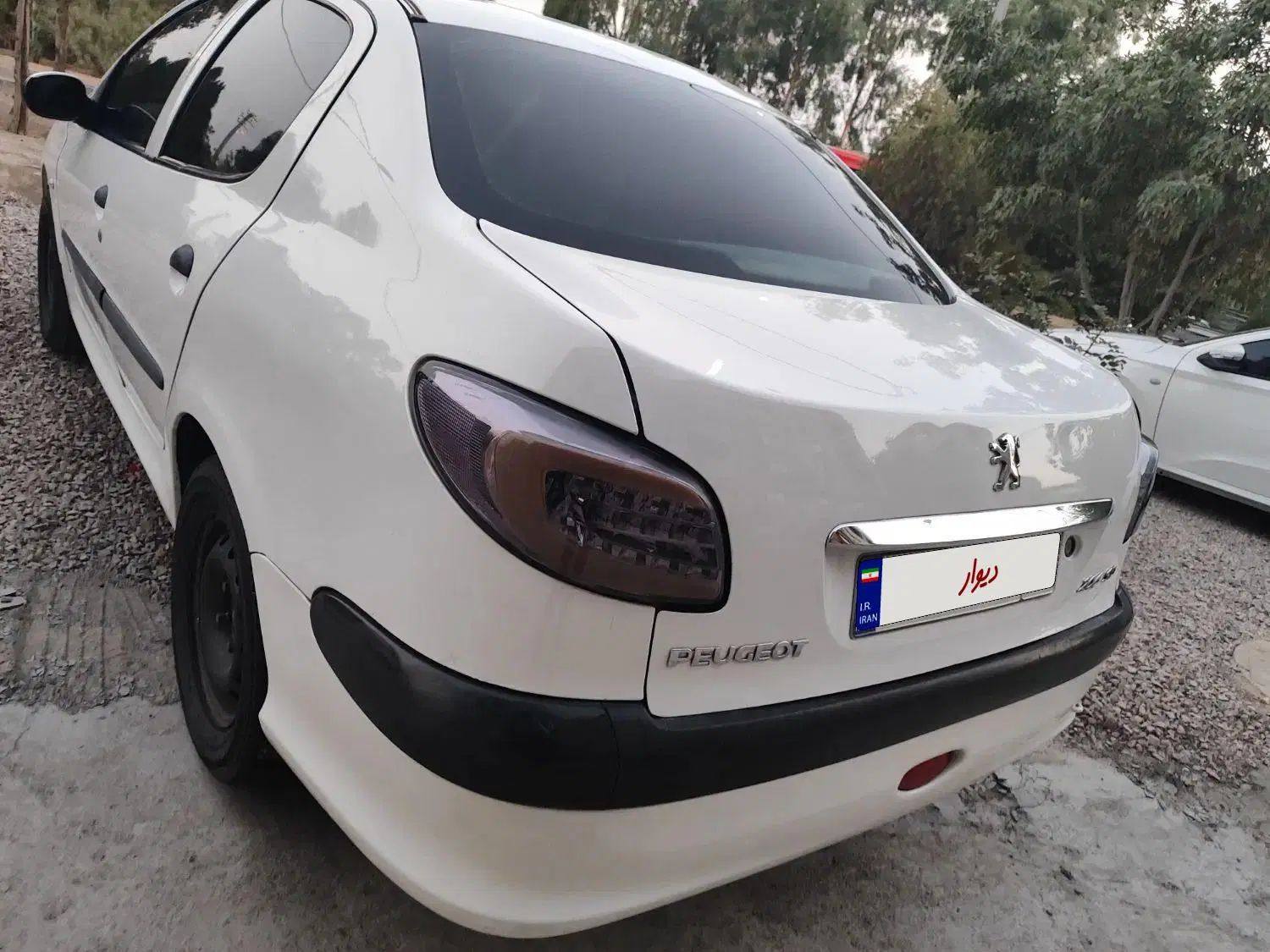پژو ۲۰۶ صندوق دار v8 - 1390