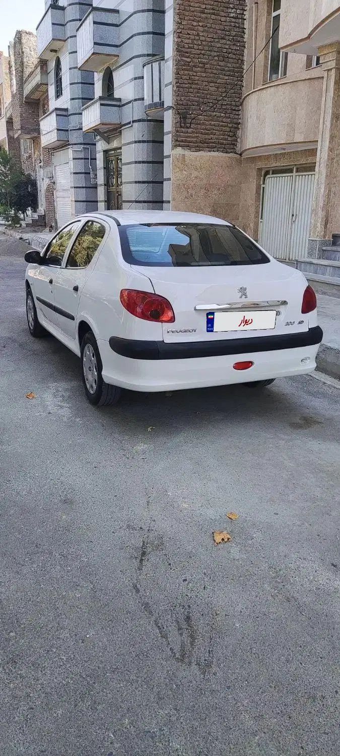 پژو ۲۰۶ صندوق دار v8 - 1395