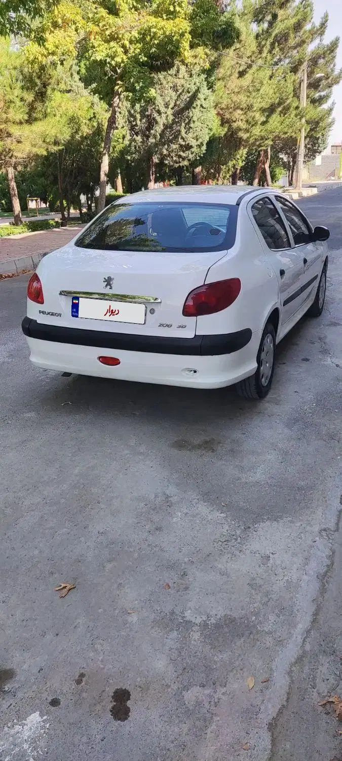 پژو ۲۰۶ صندوق دار v8 - 1395