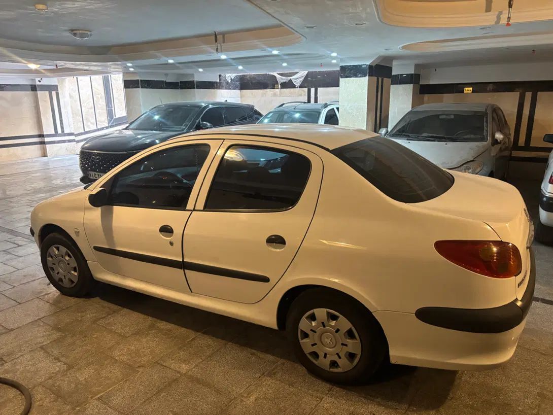 پژو ۲۰۶ صندوق دار v8 - 1393