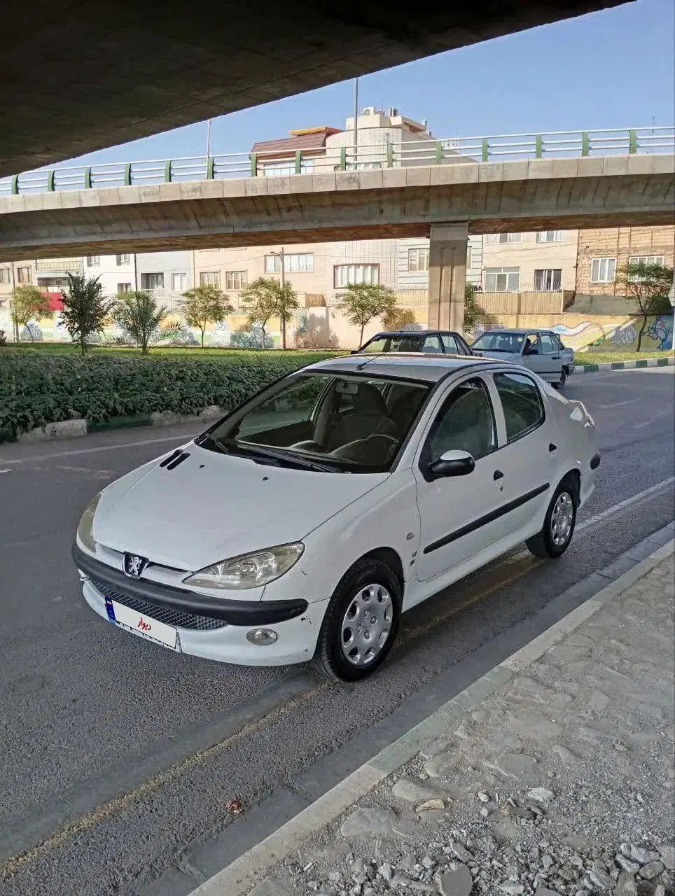 پژو ۲۰۶ صندوق دار v8 - 1393