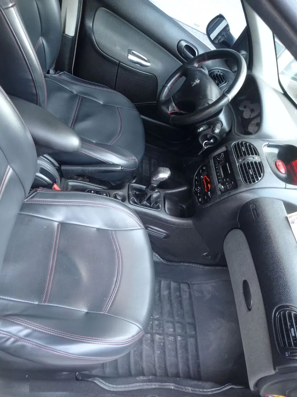 پژو ۲۰۶ صندوق دار v8 - 1396