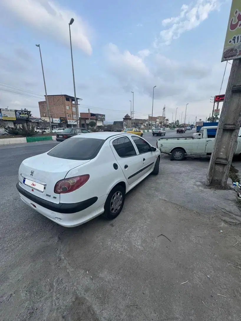 پژو ۲۰۶ صندوق دار v8 - 1393