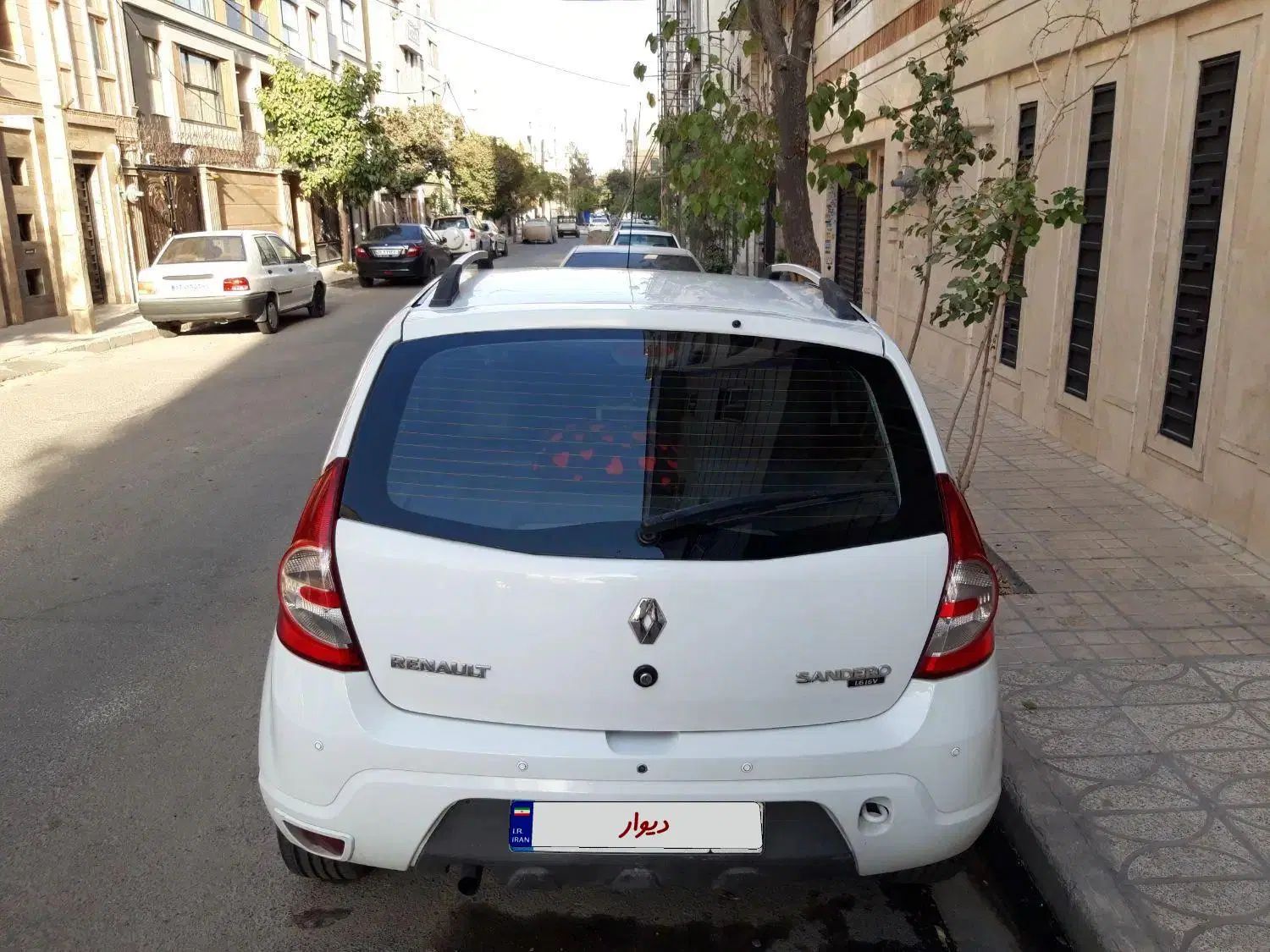 رنو ساندرو دنده ای - 1395